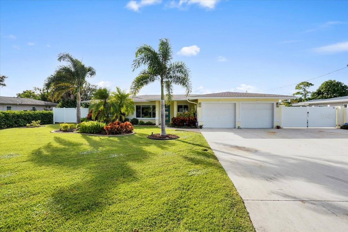 LAUREL VILLA - Residential