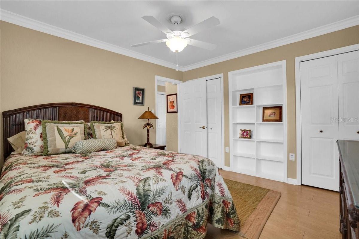 LAUREL VILLA - Residential