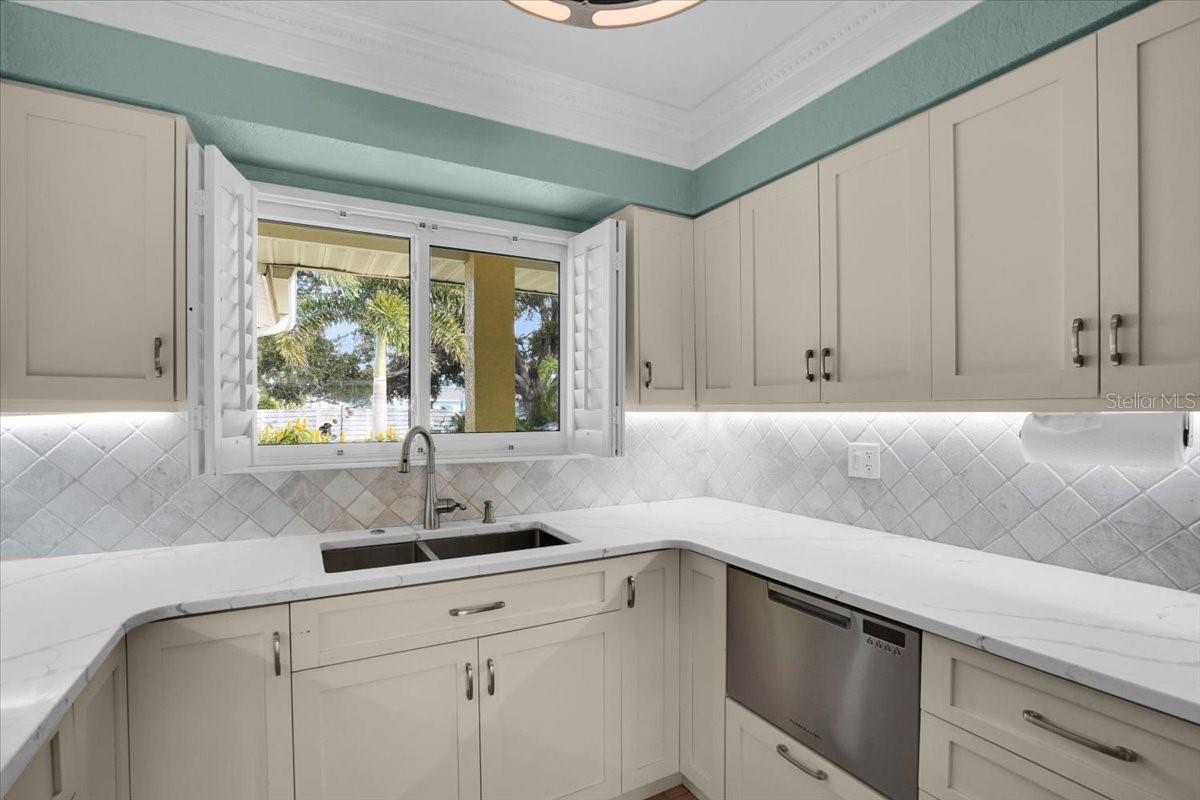 LAUREL VILLA - Residential