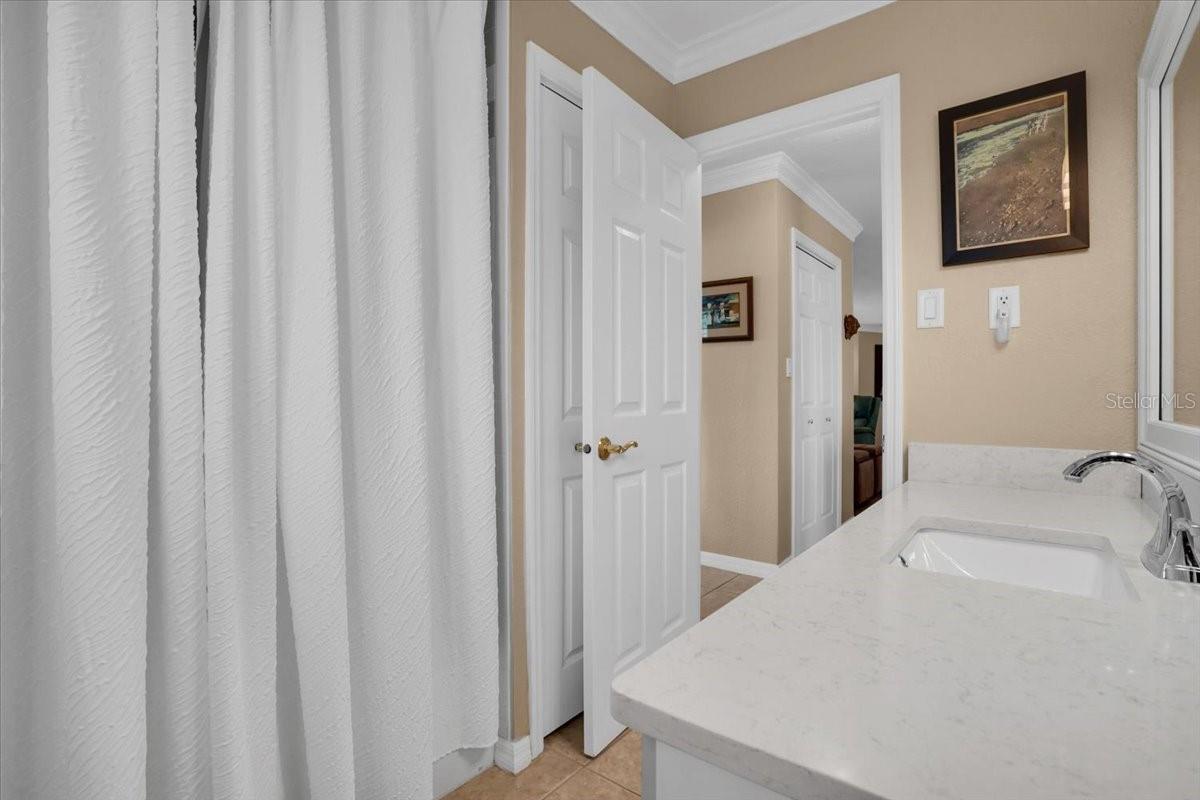 LAUREL VILLA - Residential