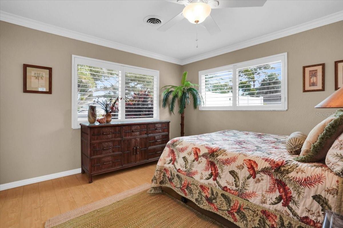 LAUREL VILLA - Residential