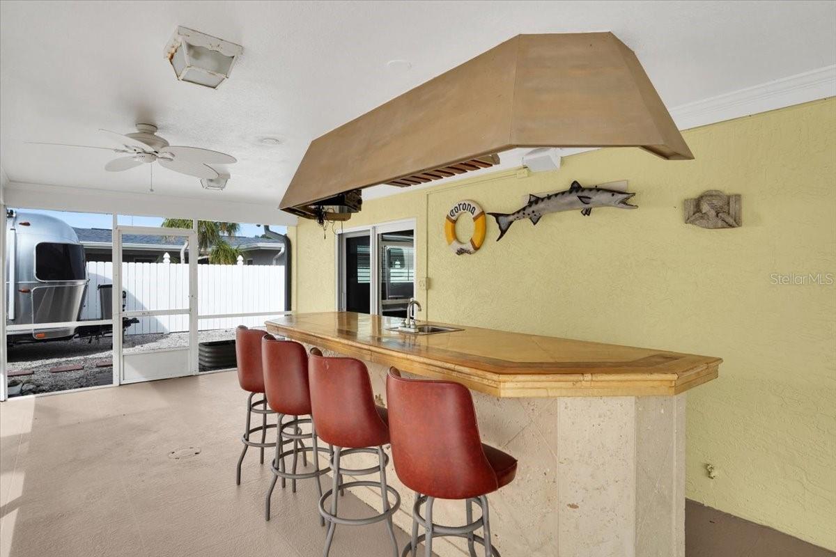 LAUREL VILLA - Residential