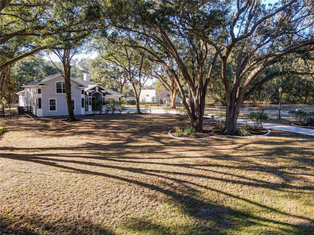 Photo of 949 Hawk Landing, Fruitland Park, FL 34731 (MLS # TB8470983)