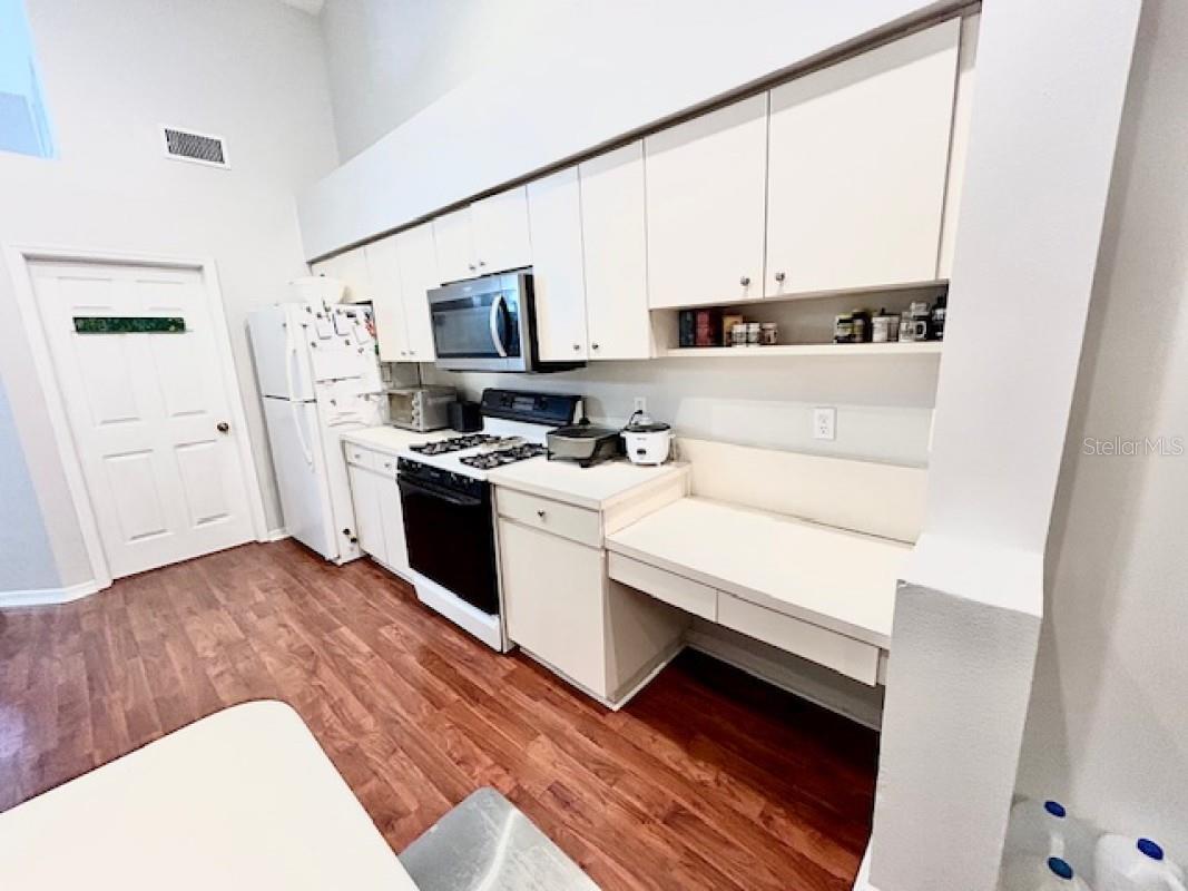 ARDMORE GARDENS - Residential