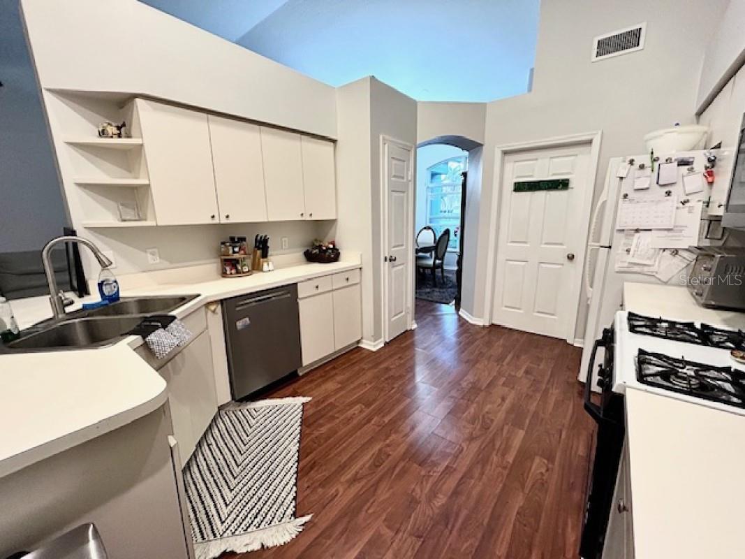ARDMORE GARDENS - Residential