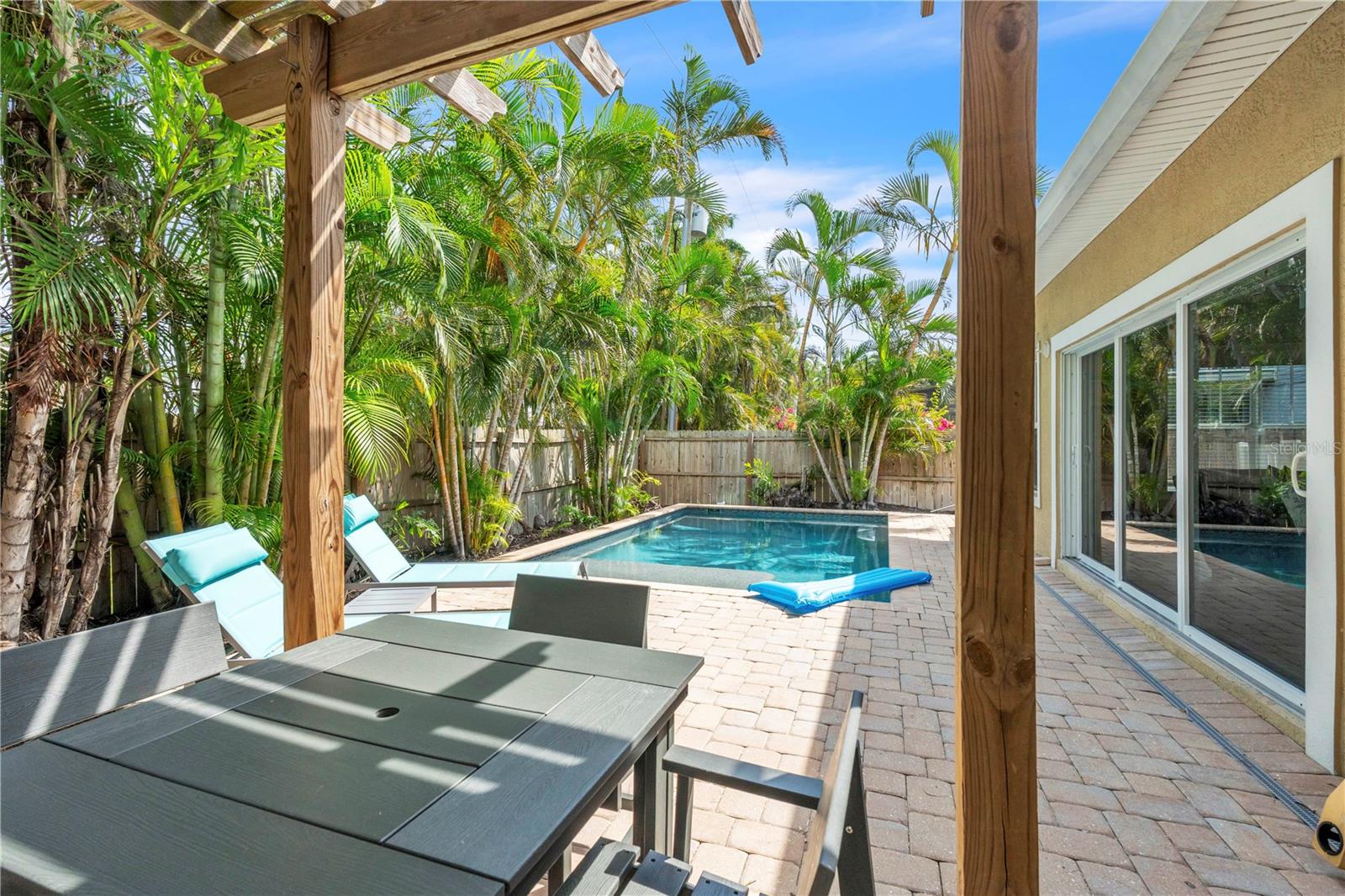 67TH COASTAL COTTAGES OR2448/1887 - Residential