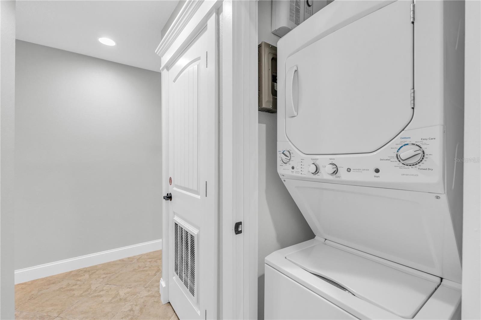 67TH COASTAL COTTAGES OR2448/1887 - Residential