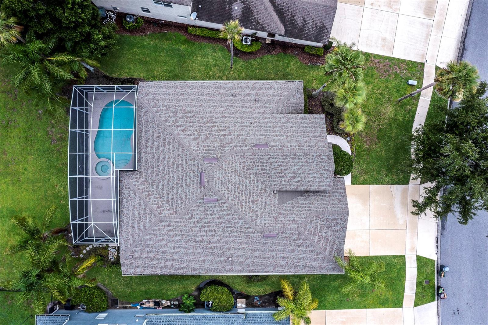 697 BROADOAK LOOP