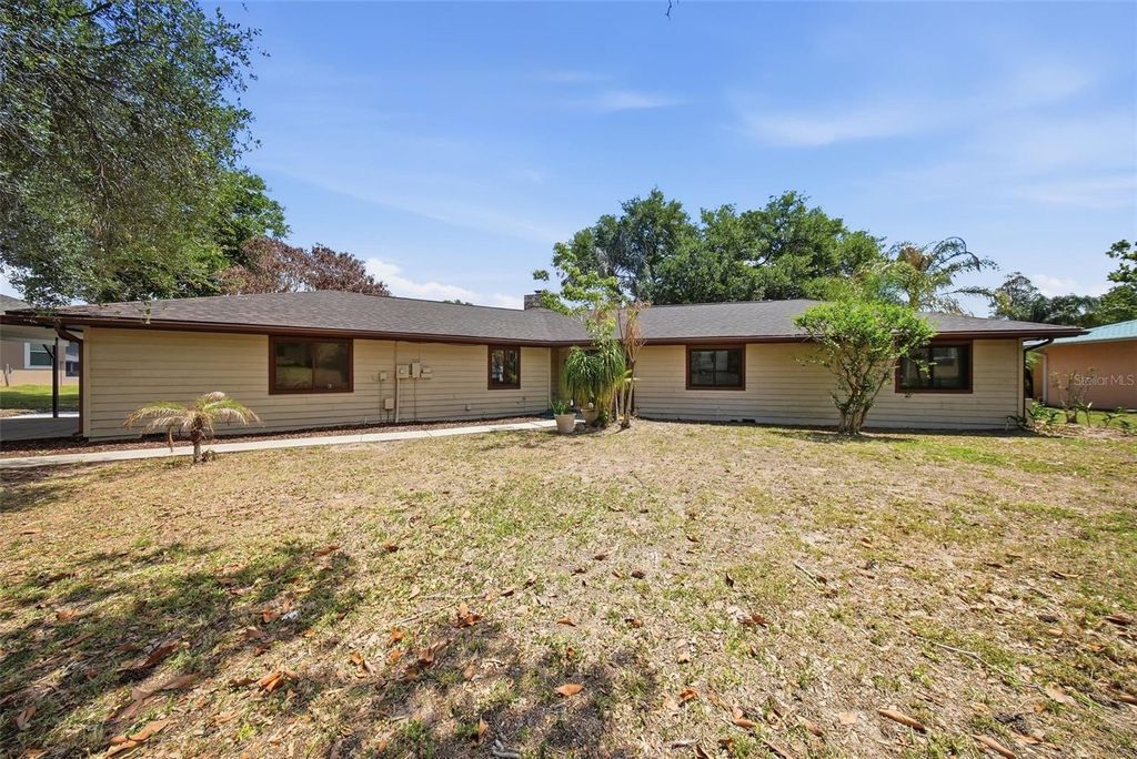 Photo of 410 S Ramona Avenue, Lake Alfred, FL 33850 (MLS # L4961294)