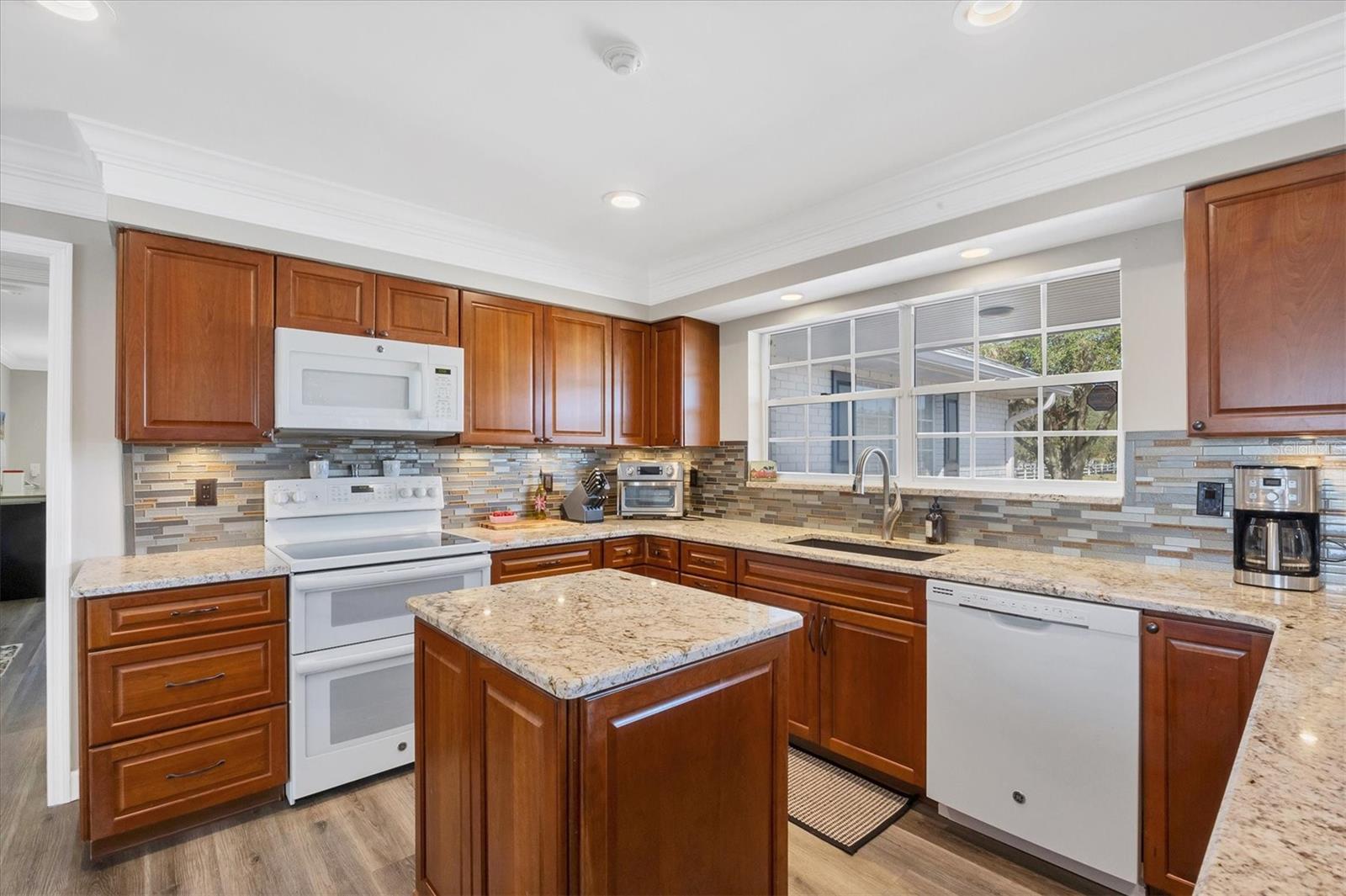 ROY FAMILY RANCHES - Residential