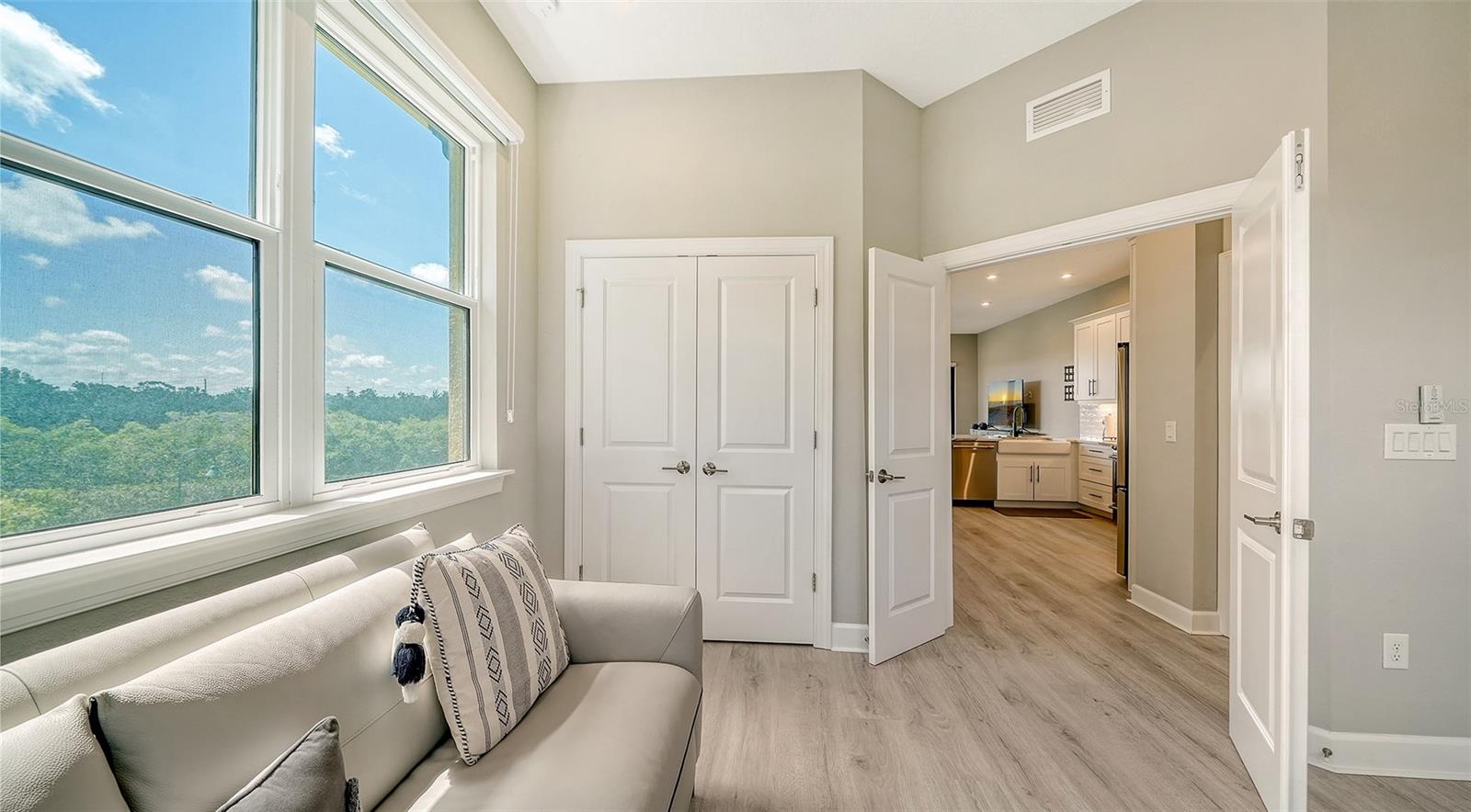 PHILLIPPI LNDGS C - Residential Lease