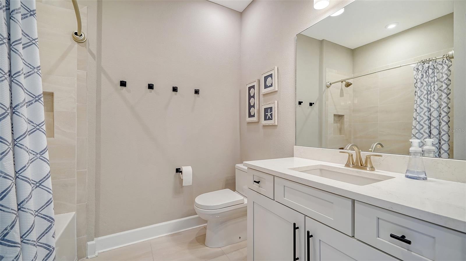 PHILLIPPI LNDGS C - Residential Lease