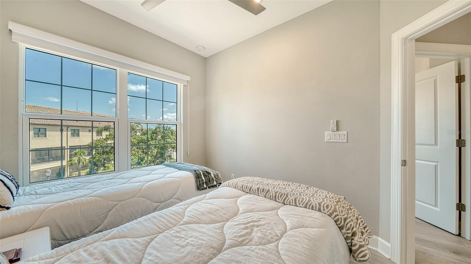 PHILLIPPI LNDGS C - Residential Lease