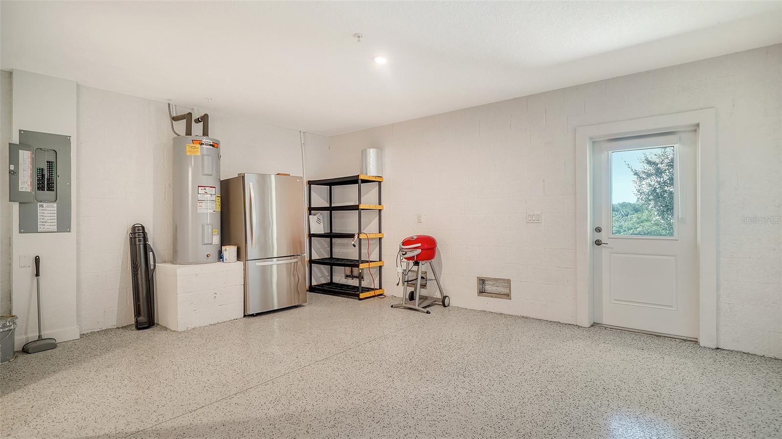 PHILLIPPI LNDGS C - Residential Lease