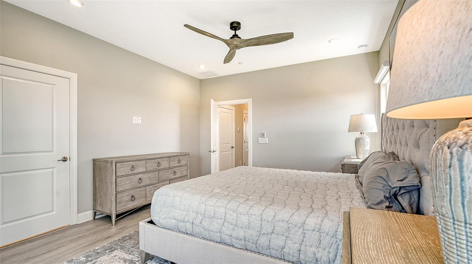 PHILLIPPI LNDGS C - Residential Lease