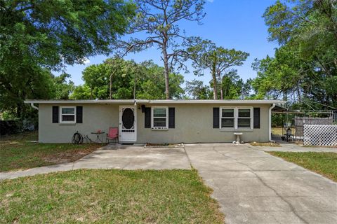 Photo of 6355 Crestview Drive, Brooksville, FL 34602 (MLS # TB8495550)