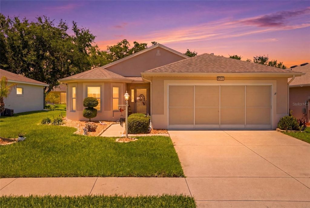 Photo of 5313 Fantasy Way, Leesburg, FL 34748 (MLS # TB8519251)