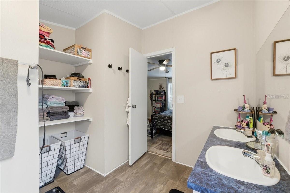 OAK HAMMOCK ESTATES - Residential