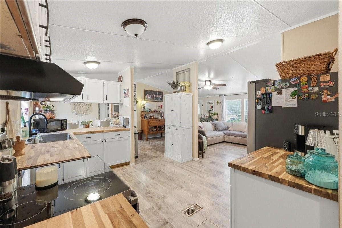 OAK HAMMOCK ESTATES - Residential