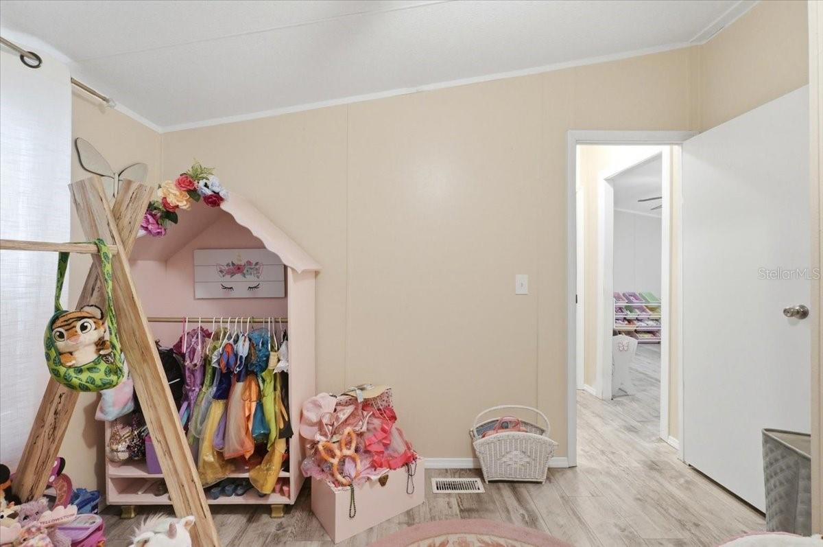 OAK HAMMOCK ESTATES - Residential