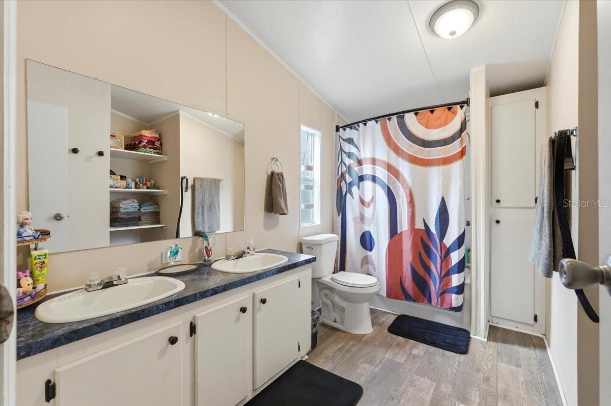 OAK HAMMOCK ESTATES - Residential