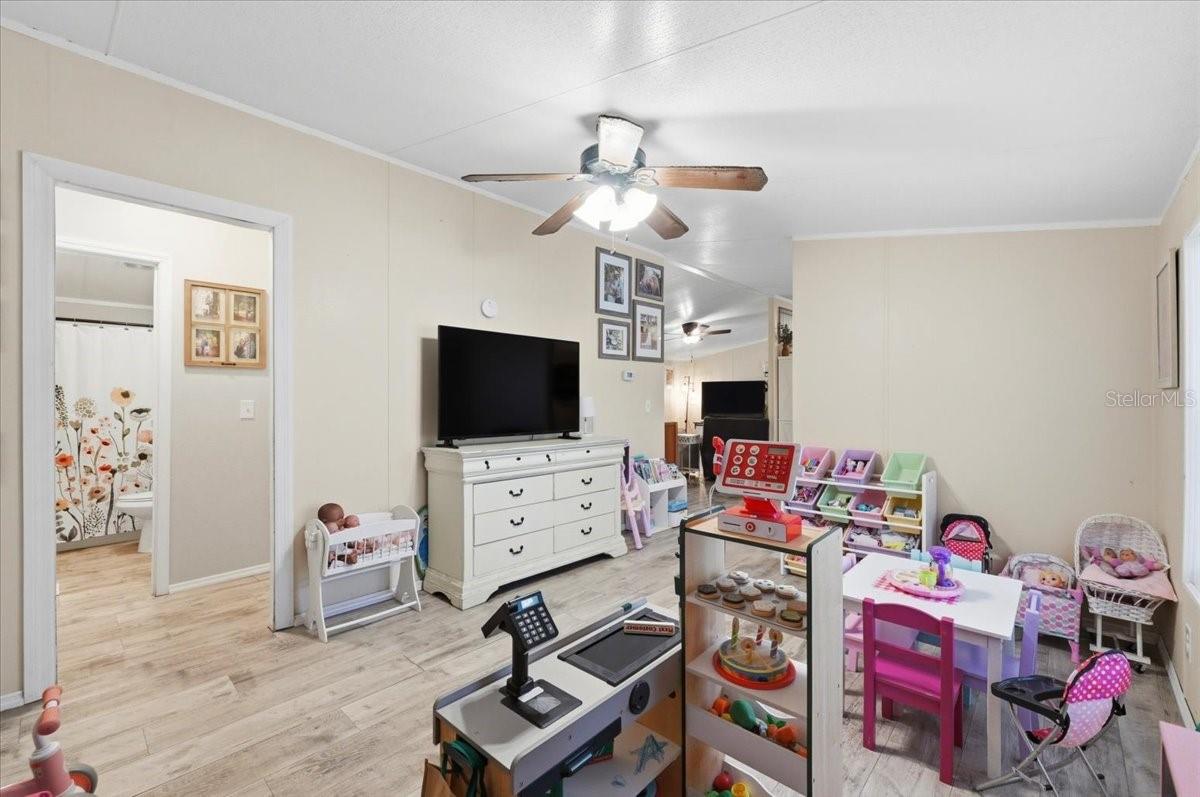 OAK HAMMOCK ESTATES - Residential