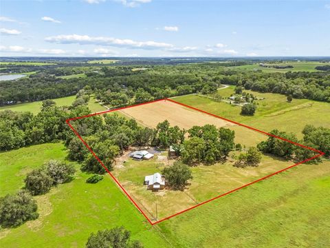 Photo of 17345 Sweetwater Road, Dade City, FL 33523 (MLS # TB8519967)