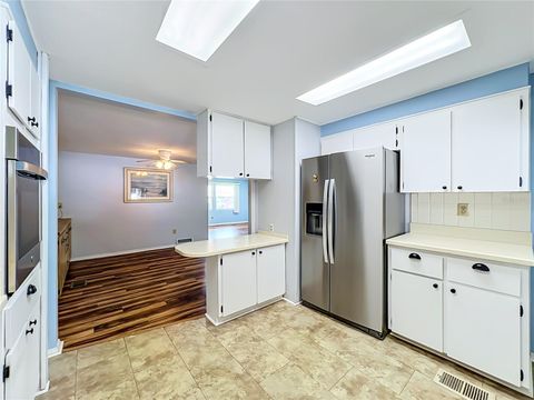 Tiny photo for 1925 Brookside Drive, Mount Dora, FL 32757 (MLS # G5114500)