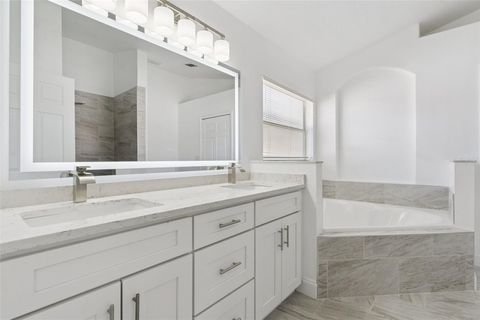 Tiny photo for 15932 Robin Hill Loop, Clermont, FL 34714 (MLS # S5147635)