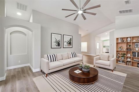 Tiny photo for 15932 Robin Hill Loop, Clermont, FL 34714 (MLS # S5147635)