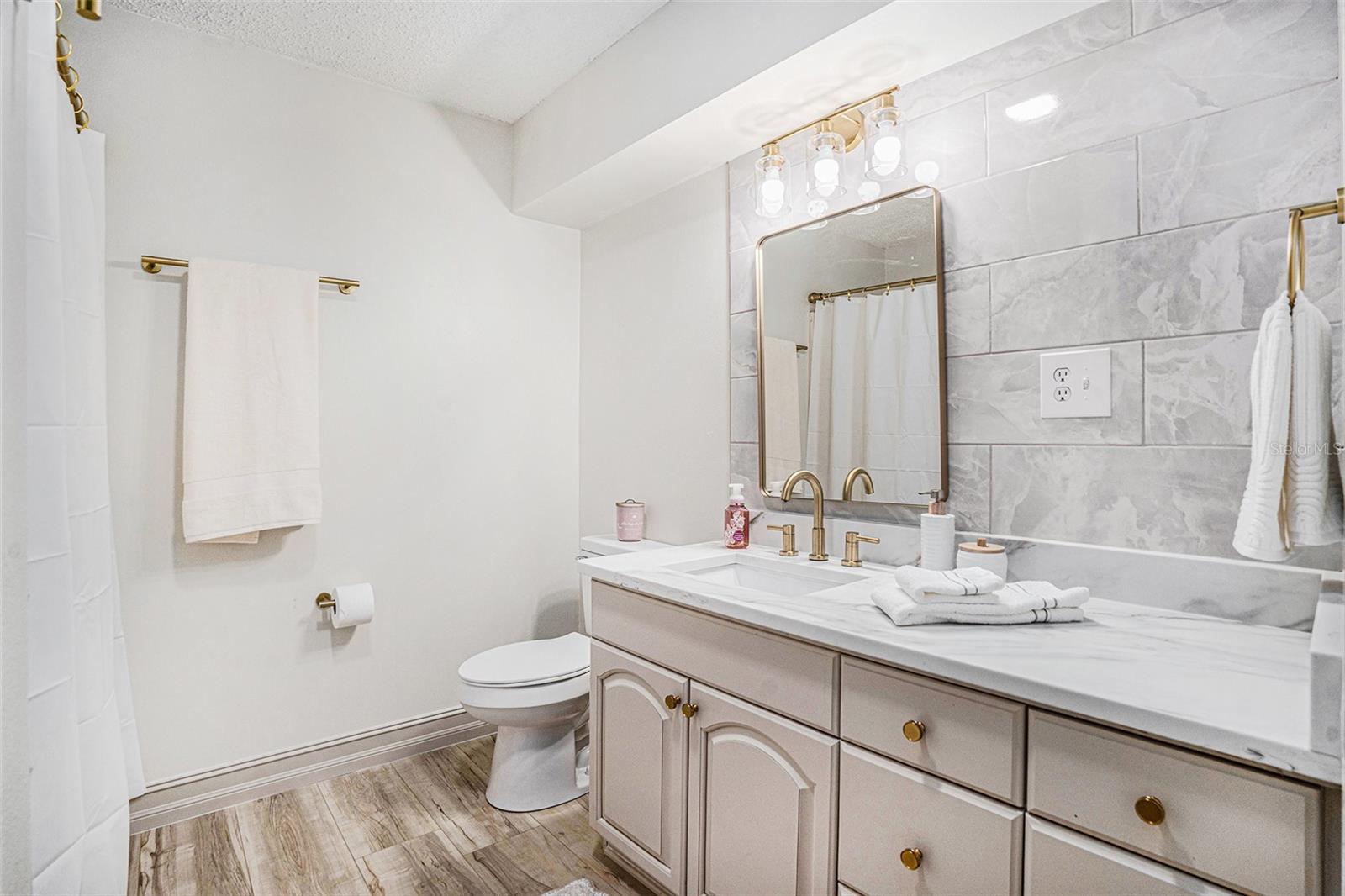 ROSELAND PARK - Residential