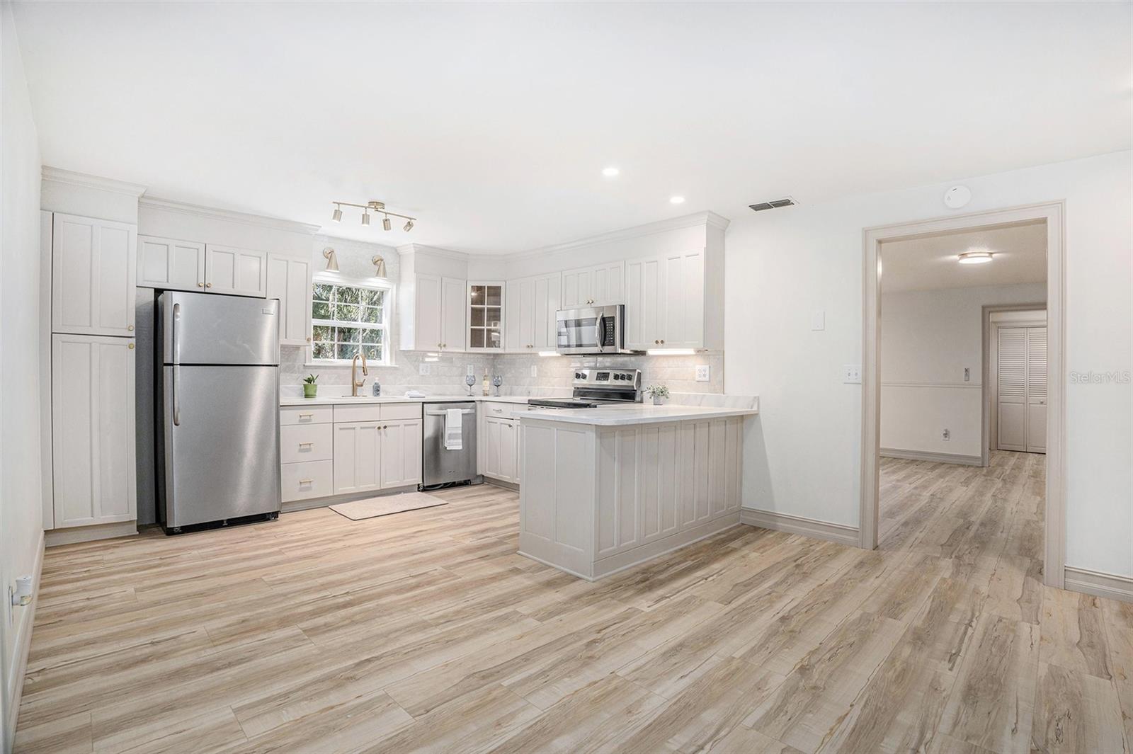 ROSELAND PARK - Residential