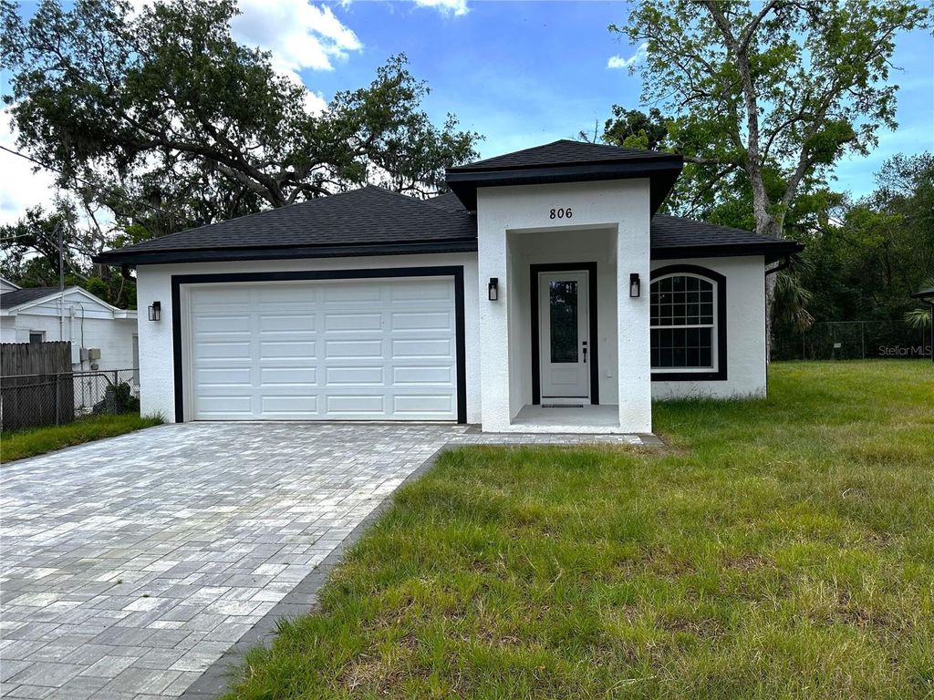 Photo of 806 W Lowry Lane, Tampa, FL 33604 (MLS # TB8505684)