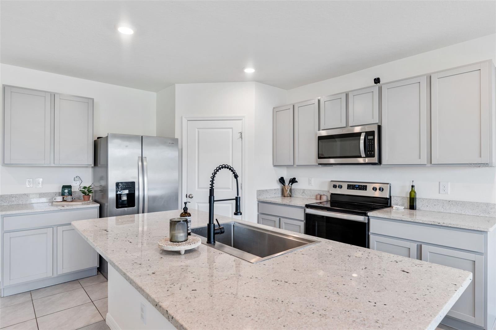 EPPERSON RANCH NORTH POD F PH - Residential Lease