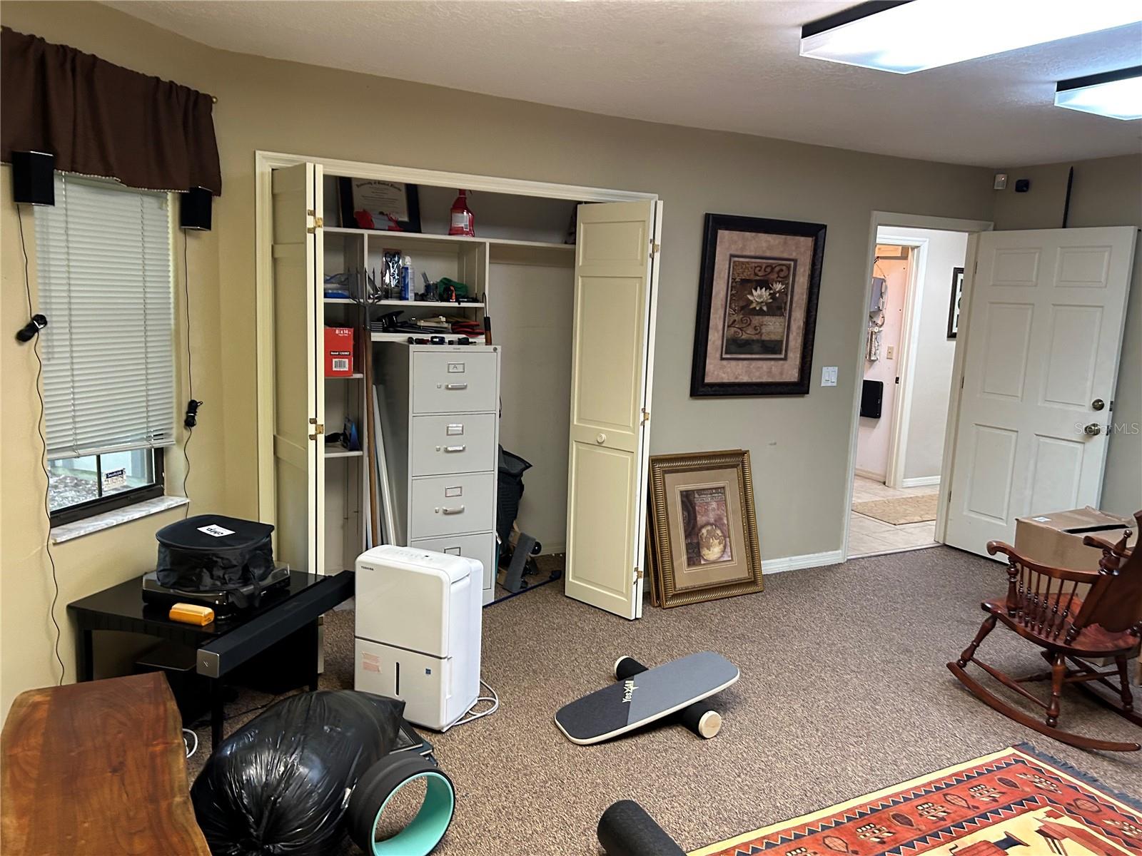 GILLIAMS - Commercial Lease