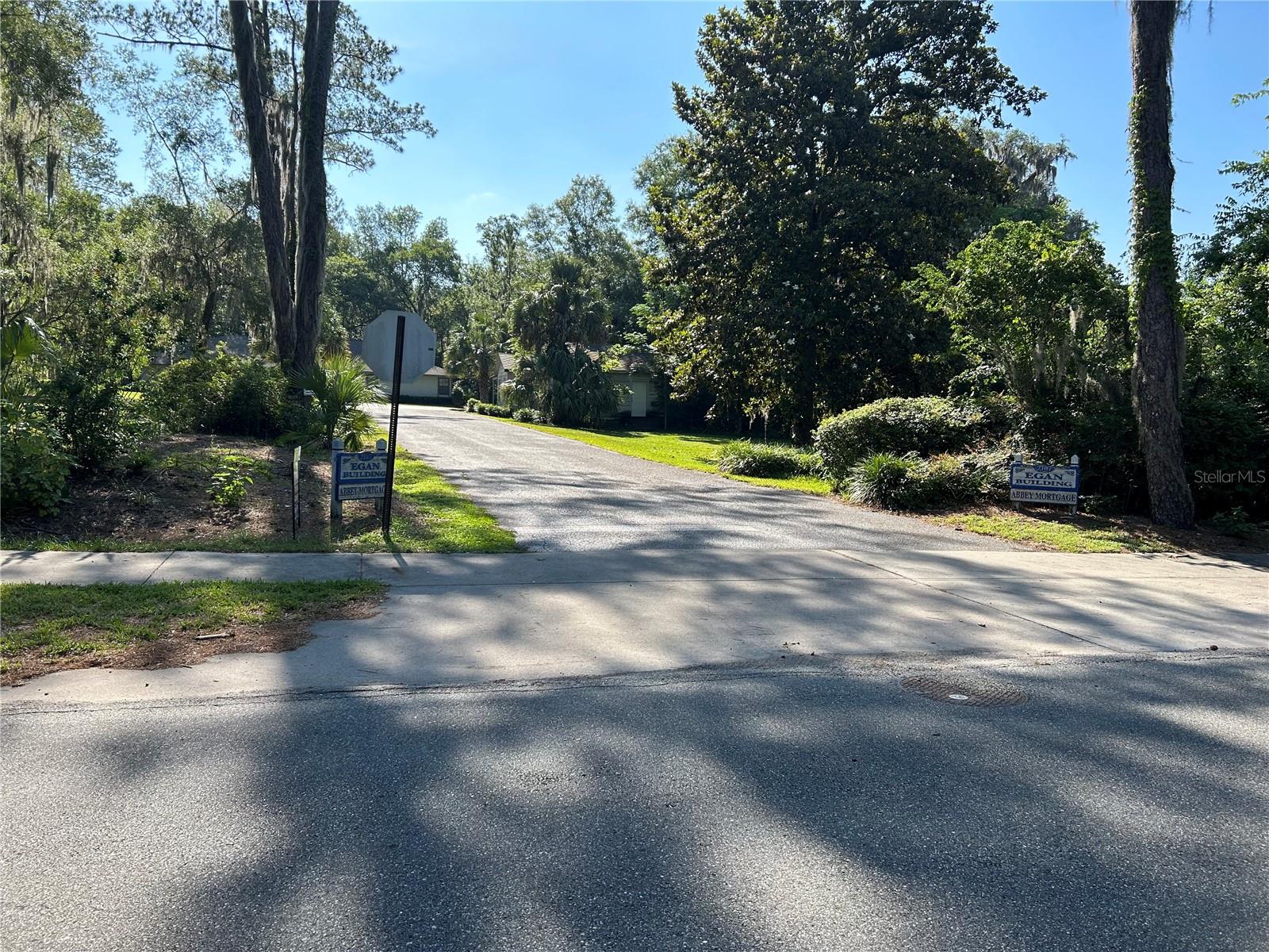 GILLIAMS - Commercial Lease