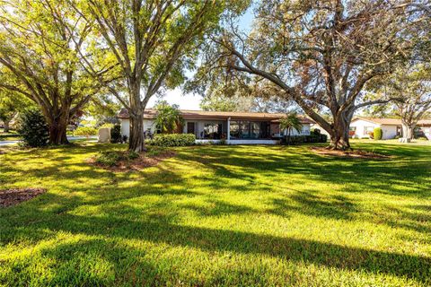 A home in PALM HARBOR