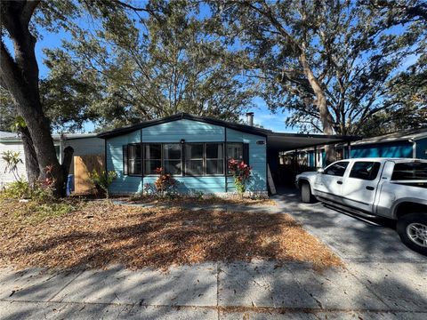 Photo of 10559 Bay Hills Circle, Thonotosassa, FL 33592 (MLS # O6376774)