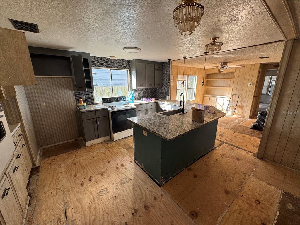 Photo of 10559 Bay Hills Circle, Thonotosassa, FL 33592 (MLS # O6376774)