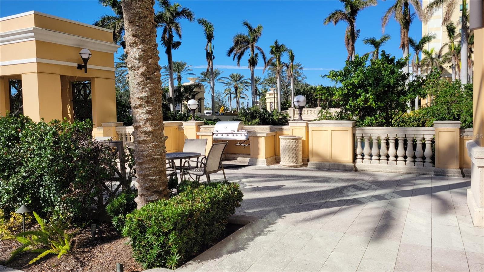 RENAISSANCE - Residential Lease