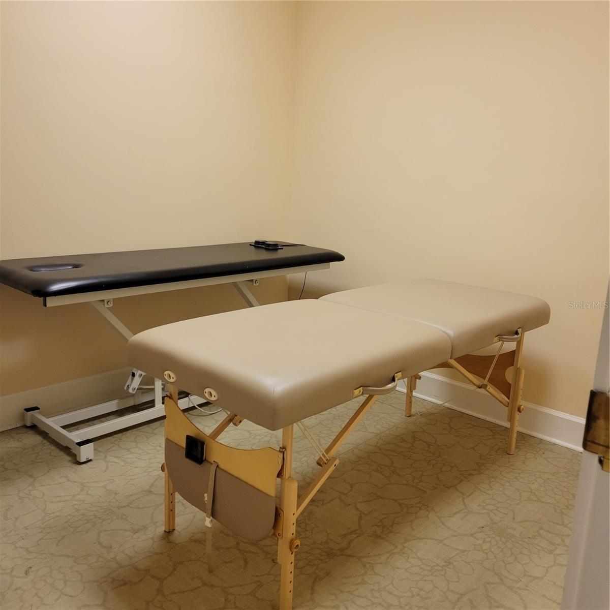 RENAISSANCE - Residential Lease