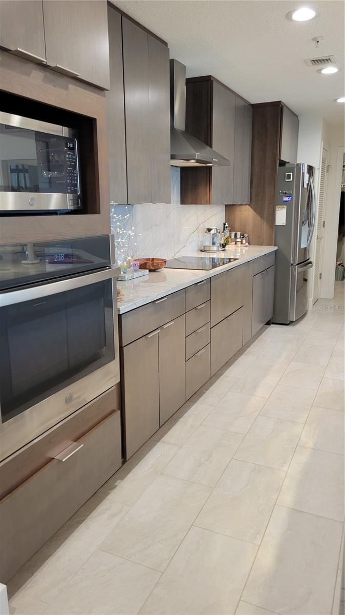 RENAISSANCE - Residential Lease