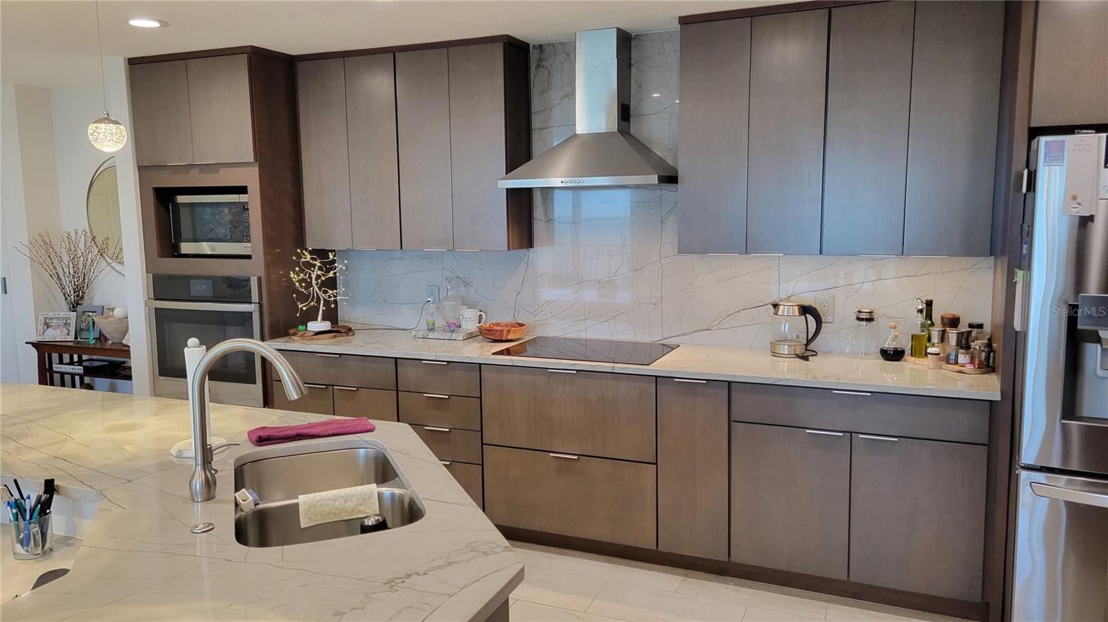 RENAISSANCE - Residential Lease