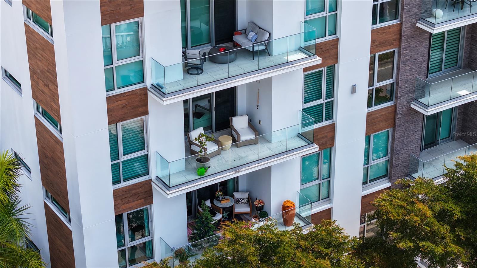 ORANGE CLUB CONDOS - Residential