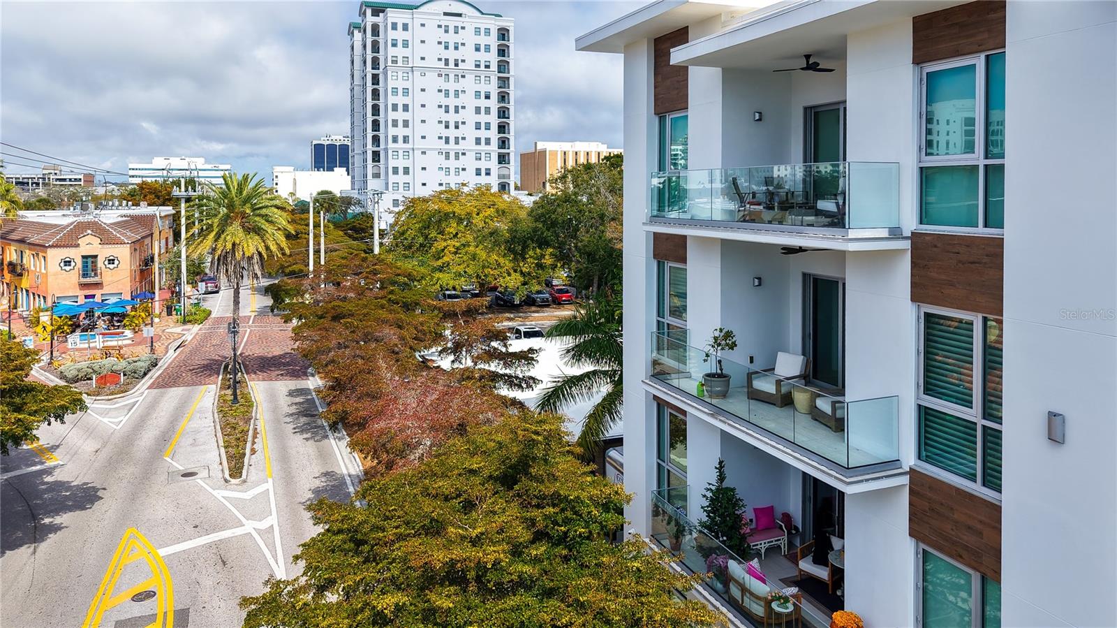 ORANGE CLUB CONDOS - Residential