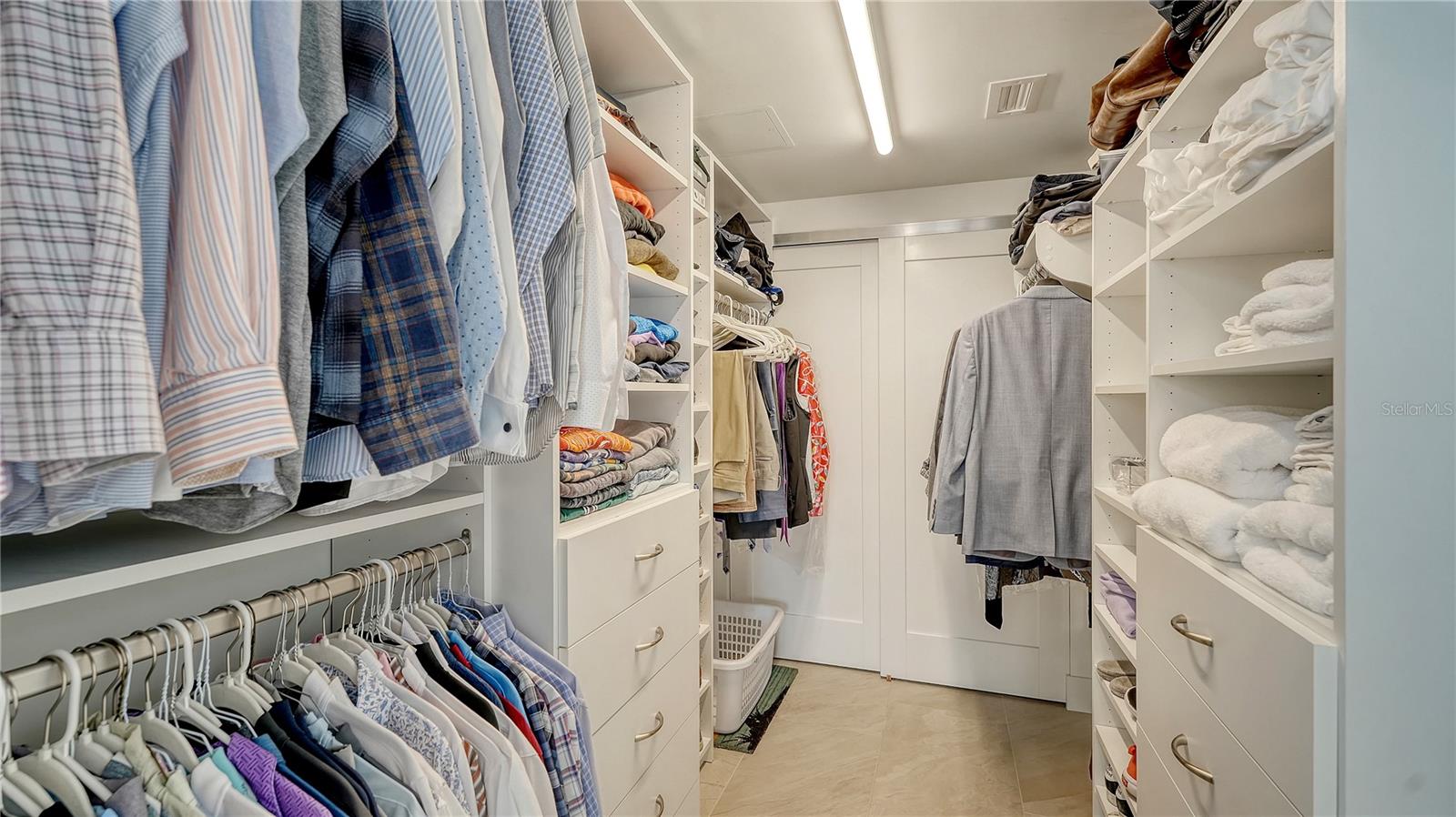 ORANGE CLUB CONDOS - Residential