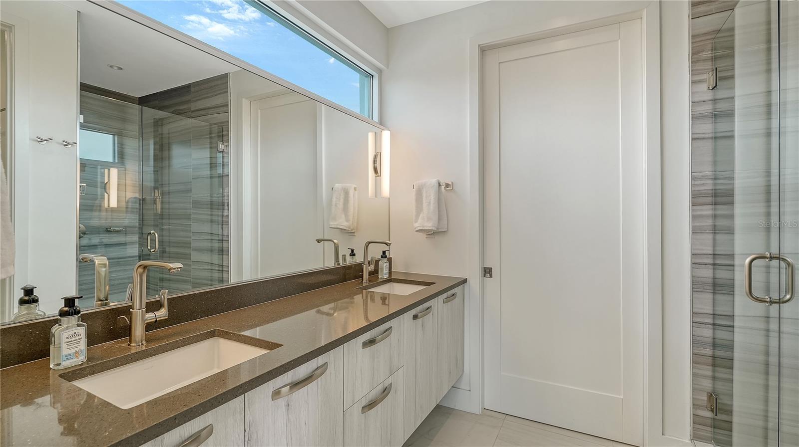 ORANGE CLUB CONDOS - Residential