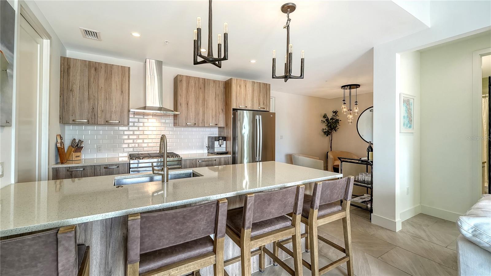 ORANGE CLUB CONDOS - Residential