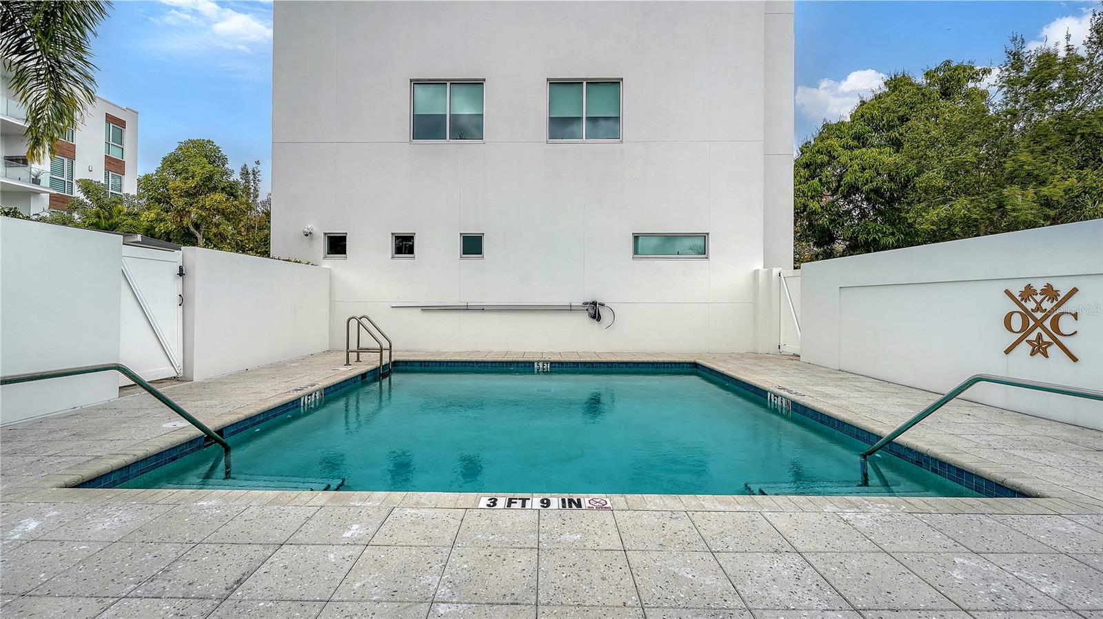 ORANGE CLUB CONDOS - Residential