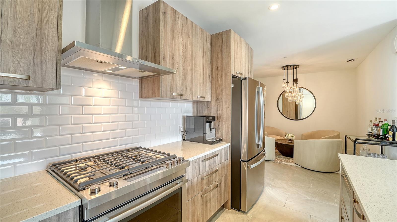 ORANGE CLUB CONDOS - Residential